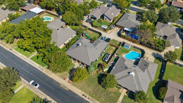 12 Ridge Drive, Hickory Creek, TX 75065