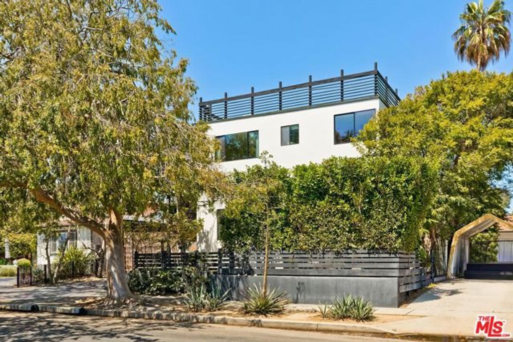 3256 Cabrillo Boulevard, Los Angeles, CA 90066