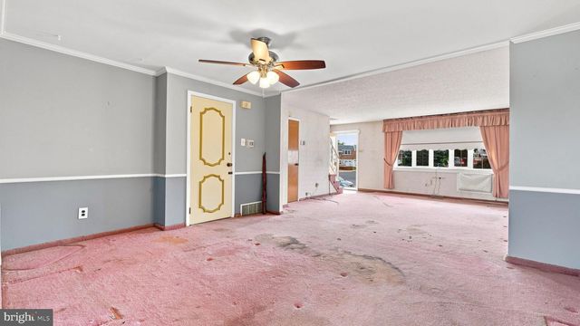 10228 W KESWICK RD, Philadelphia, PA 19114