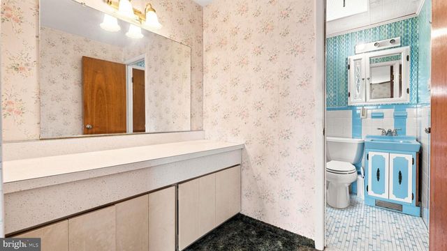 10228 W KESWICK RD, Philadelphia, PA 19114