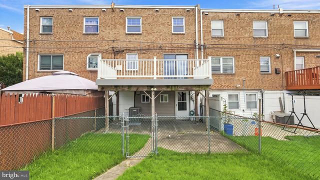 10228 W KESWICK RD, Philadelphia, PA 19114