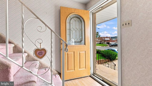 10228 W KESWICK RD, Philadelphia, PA 19114