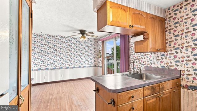 10228 W KESWICK RD, Philadelphia, PA 19114
