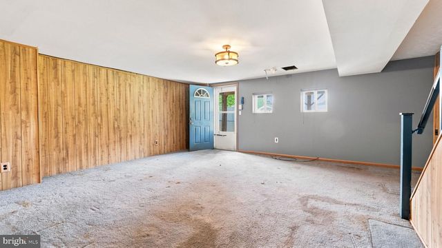 10228 W KESWICK RD, Philadelphia, PA 19114