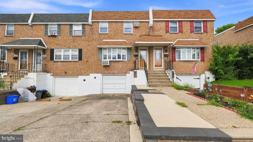 10228 W KESWICK RD, Philadelphia, PA 19114