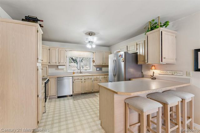 5464 N Seymour Road, Flushing, MI 48433