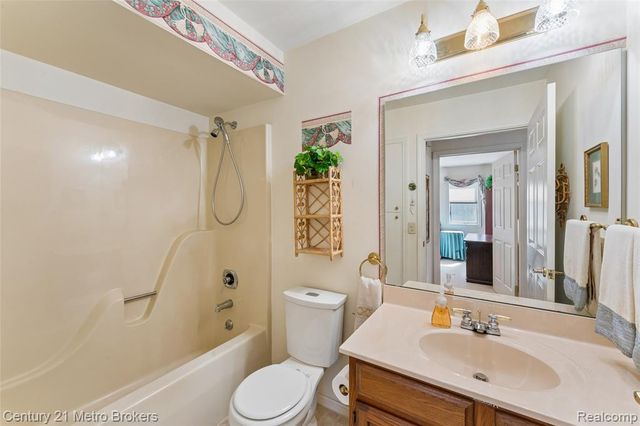 5464 N Seymour Road, Flushing, MI 48433