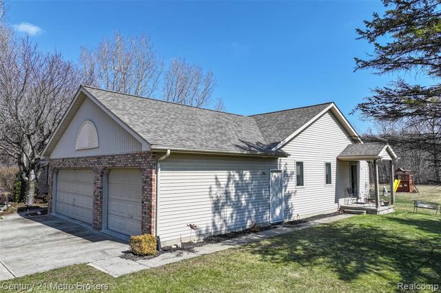 5464 N Seymour Road, Flushing, MI 48433