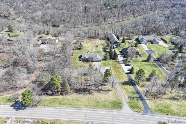 5464 N Seymour Road, Flushing, MI 48433