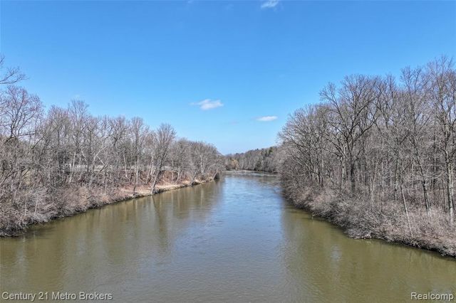 5464 N Seymour Road, Flushing, MI 48433