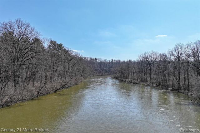 5464 N Seymour Road, Flushing, MI 48433