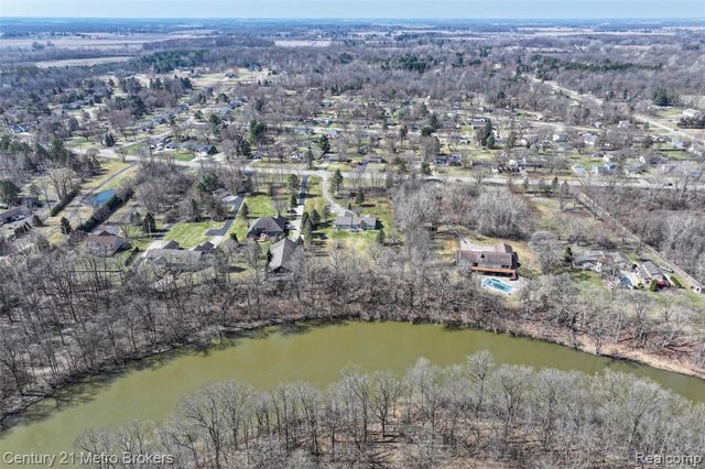 5464 N Seymour Road, Flushing, MI 48433