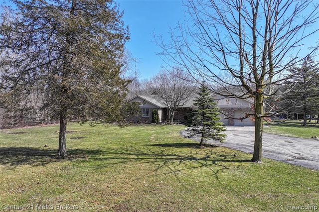 5464 N Seymour Road, Flushing, MI 48433
