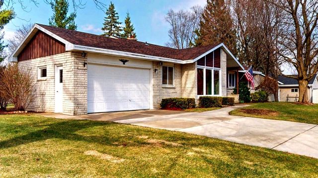 243 Hillcrest Lane, Jefferson, WI 53549