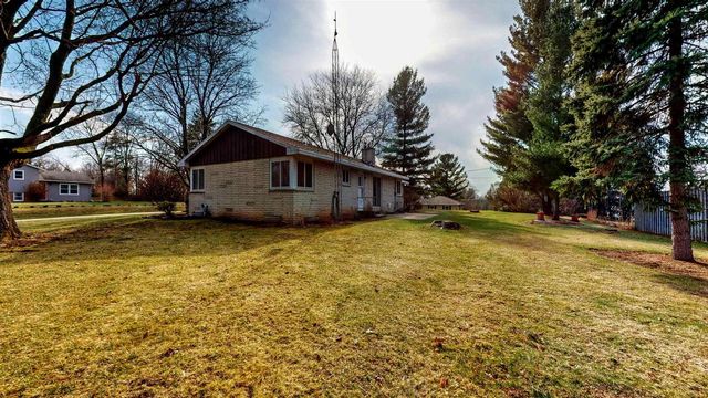 243 Hillcrest Lane, Jefferson, WI 53549