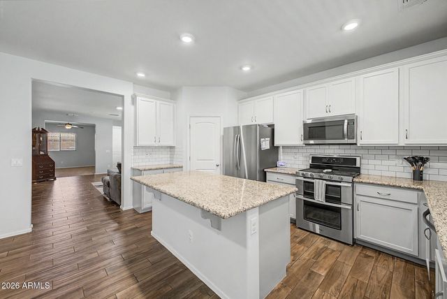 17153 W BUTLER Avenue, Waddell, AZ 85355