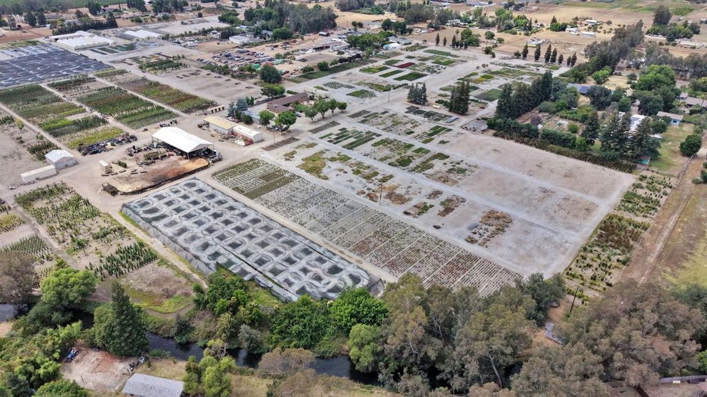 Image 4 of property listing at 8575 E Olive Avenue, Fresno, CA 93737