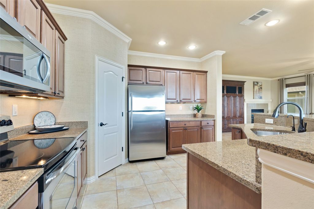 9201 Perimeter Street, Denton, TX 76207