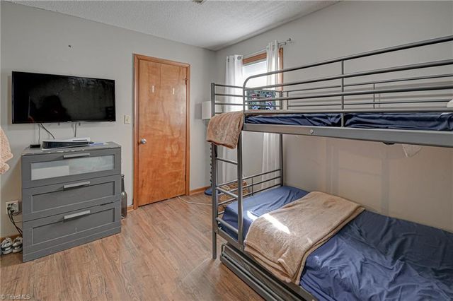 210 Vista Circle C, Winston-salem, NC 27106