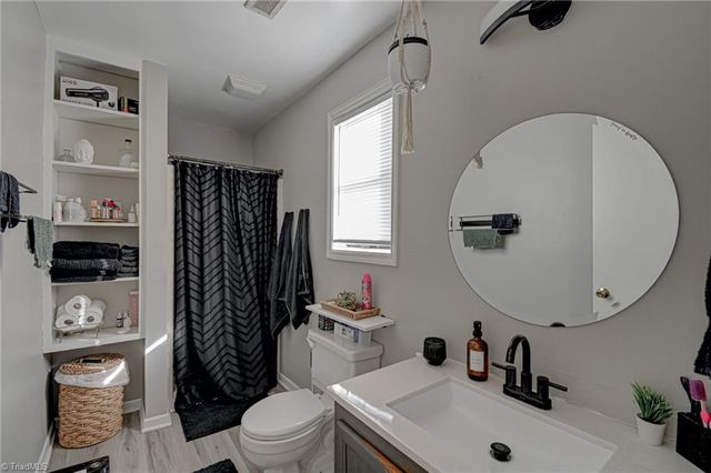 210 Vista Circle C, Winston-salem, NC 27106