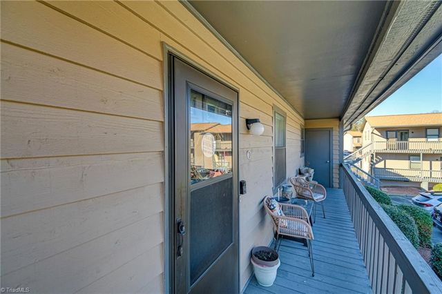 210 Vista Circle C, Winston-salem, NC 27106