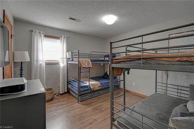 210 Vista Circle C, Winston-salem, NC 27106