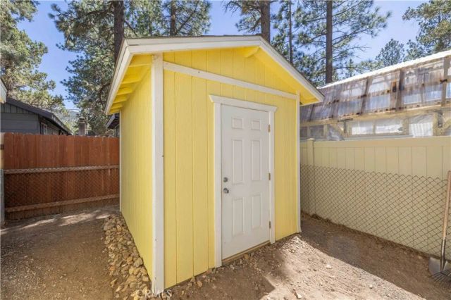 863 B Lane, Big Bear City, CA 92314