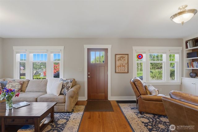 8118 Stinson Avenue, Gig Harbor, WA 98332