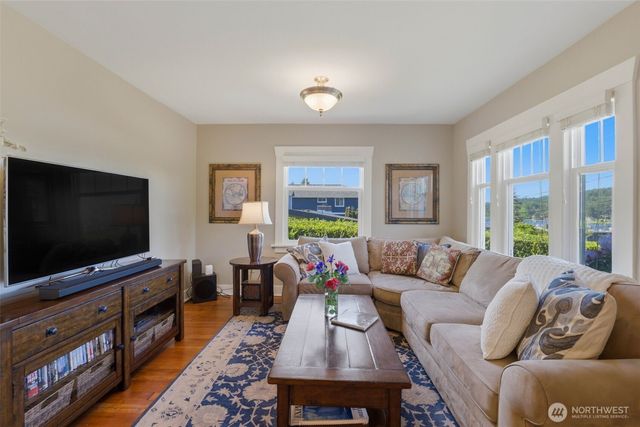 8118 Stinson Avenue, Gig Harbor, WA 98332