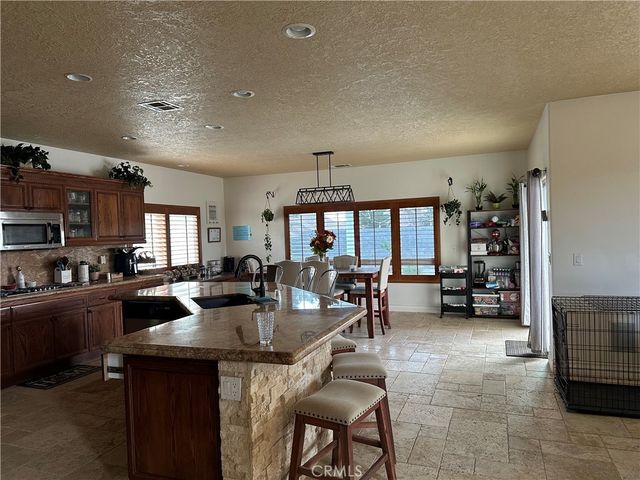 11238 Lindsay Lane, Apple Valley, CA 92308