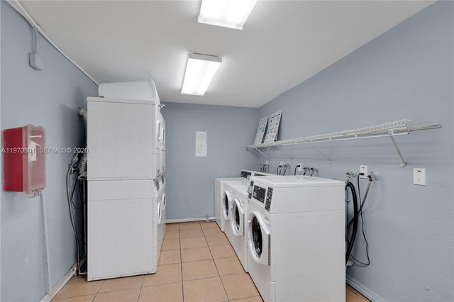 455 S Pine Island Rd 303C, Plantation, FL 33324