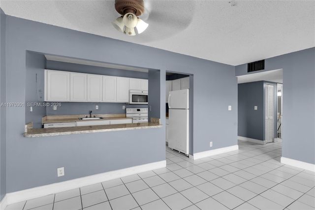 455 S Pine Island Rd 303C, Plantation, FL 33324