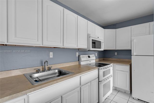 455 S Pine Island Rd 303C, Plantation, FL 33324