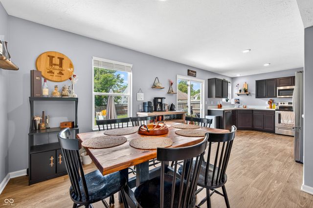 1137 N Aberdeen Drive, Franklin, IN 46131