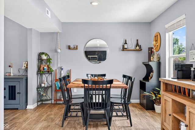 1137 N Aberdeen Drive, Franklin, IN 46131