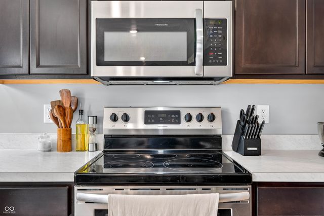 1137 N Aberdeen Drive, Franklin, IN 46131