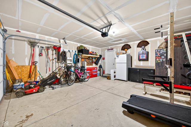 1137 N Aberdeen Drive, Franklin, IN 46131