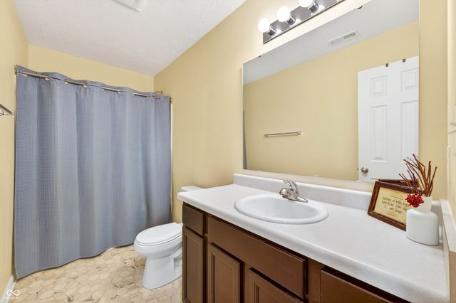 1137 N Aberdeen Drive, Franklin, IN 46131