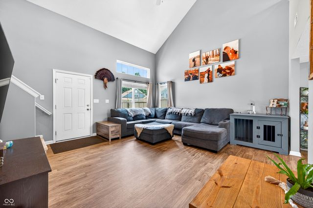 1137 N Aberdeen Drive, Franklin, IN 46131
