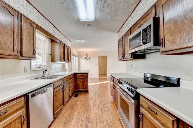 2590 Camden Glen Court, Roswell, GA 30076