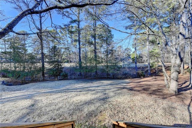 2590 Camden Glen Court, Roswell, GA 30076