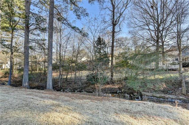 2590 Camden Glen Court, Roswell, GA 30076