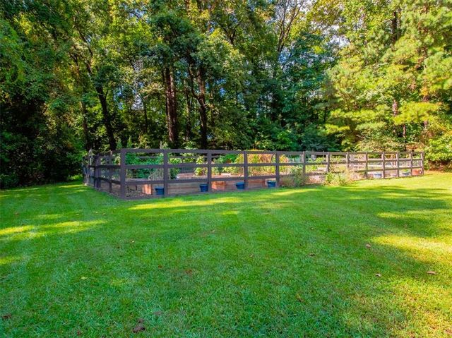 2590 Camden Glen Court, Roswell, GA 30076