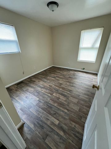 550 S Wayne Street, Gary, IN 46403