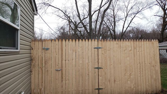 550 S Wayne Street, Gary, IN 46403