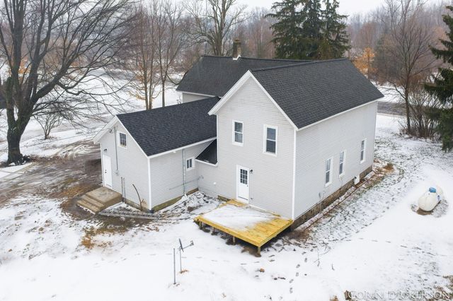 5306 W Carson City Road, Fairplain Twp, MI 48838