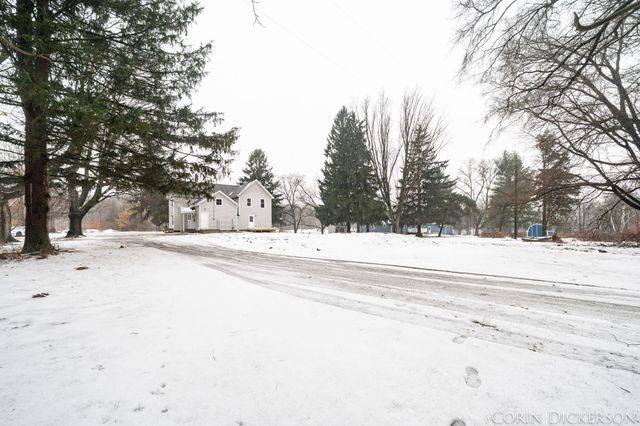 5306 W Carson City Road, Fairplain Twp, MI 48838