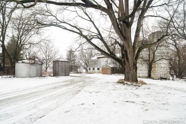 5306 W Carson City Road, Fairplain Twp, MI 48838