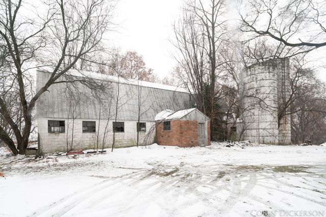 5306 W Carson City Road, Fairplain Twp, MI 48838