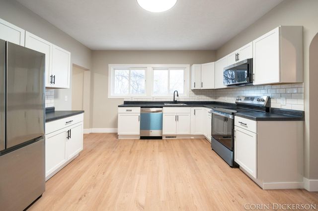 5306 W Carson City Road, Fairplain Twp, MI 48838